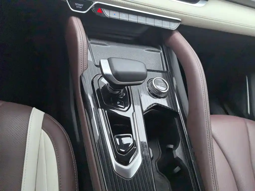 Geely Xingyue L — миниатюра 13