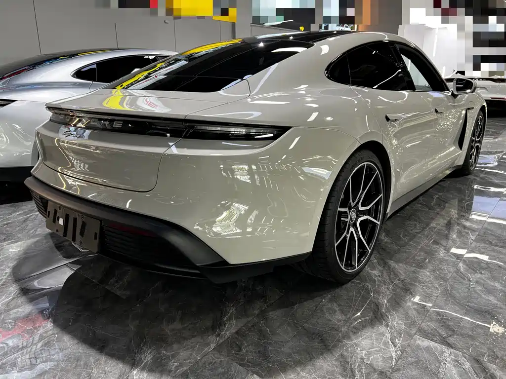 Porsche Taycan — миниатюра 23