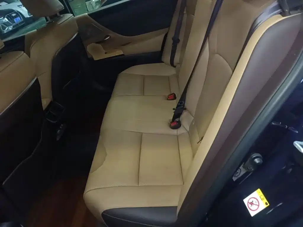 Lexus ES — миниатюра 17