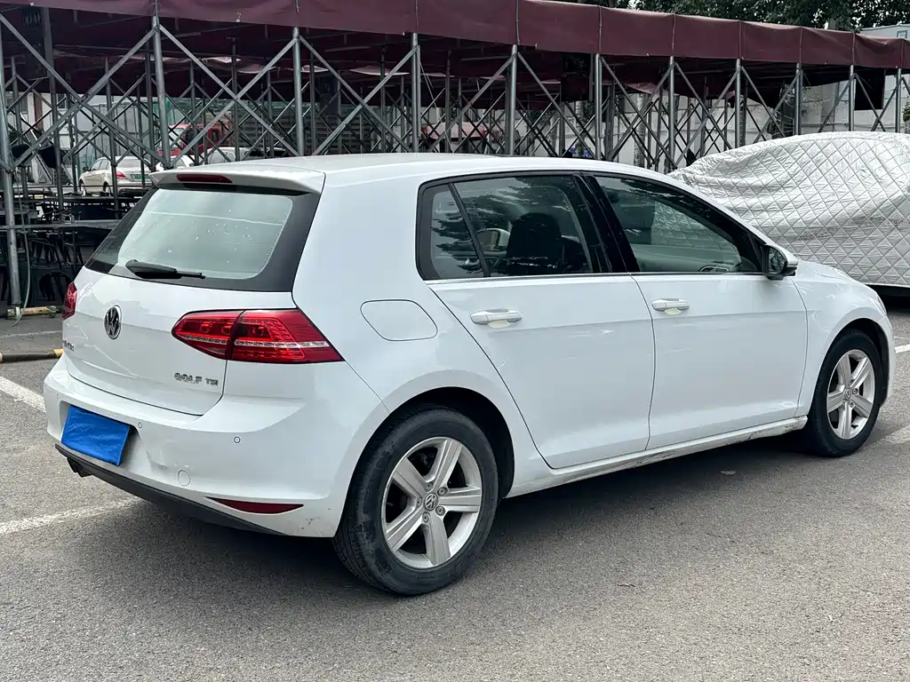 Volkswagen Golf 2014 1.4TSI MT Comfort