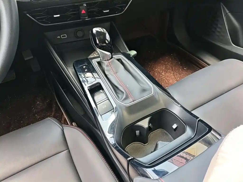 MG MG5 — миниатюра 14