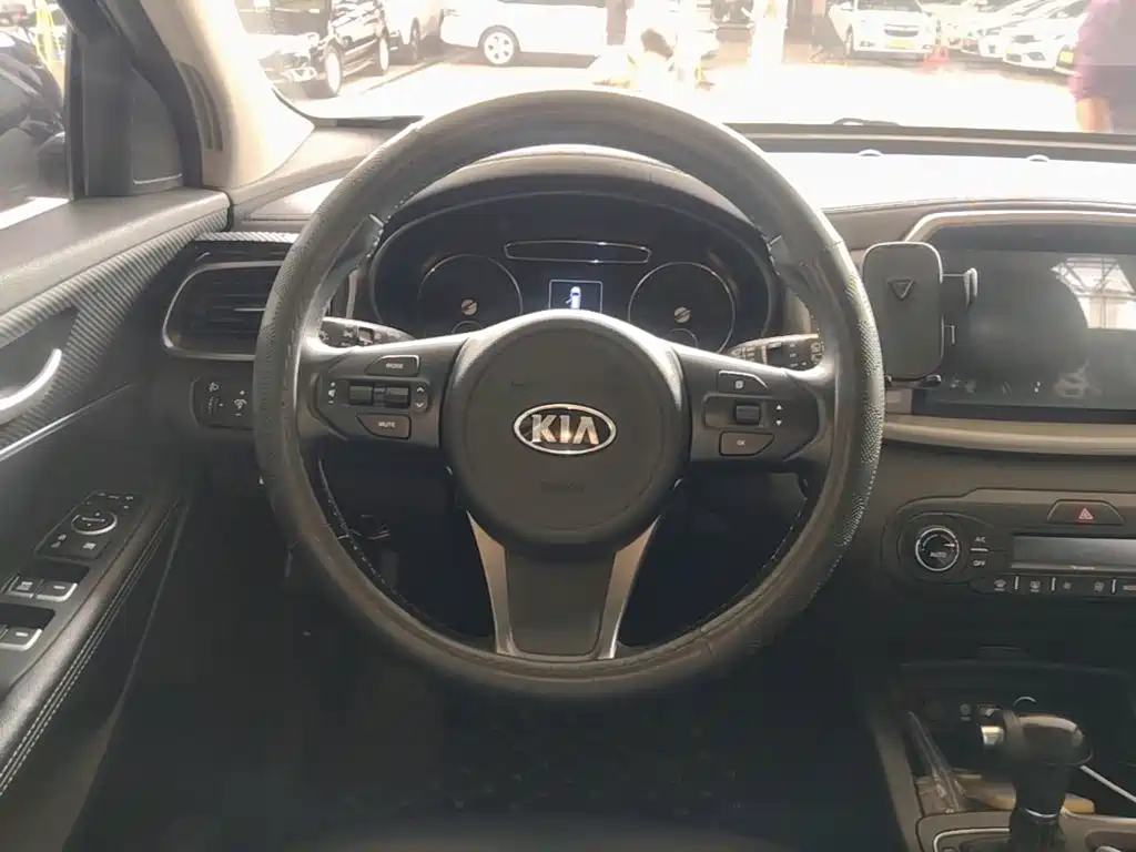 Kia Sorento — миниатюра 11