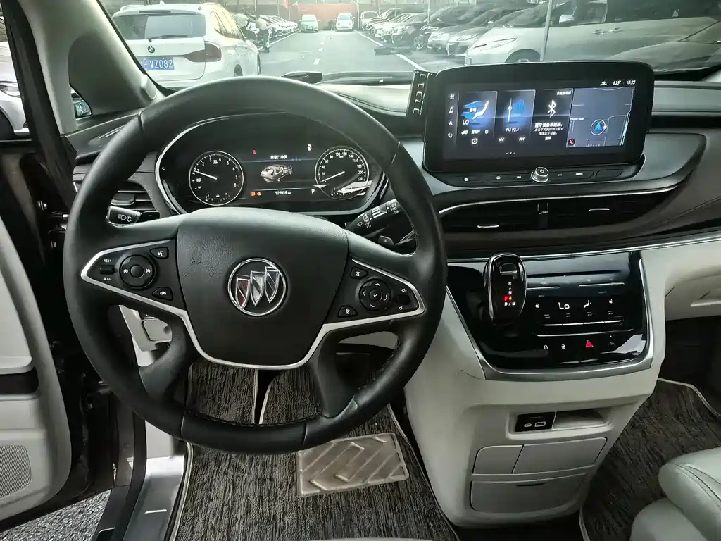 Buick GL8 — миниатюра 8