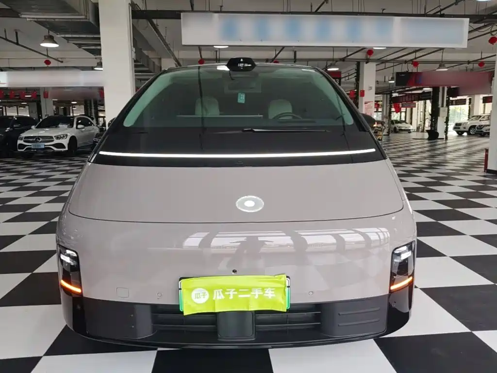 Li Auto Li MEGA — миниатюра 3