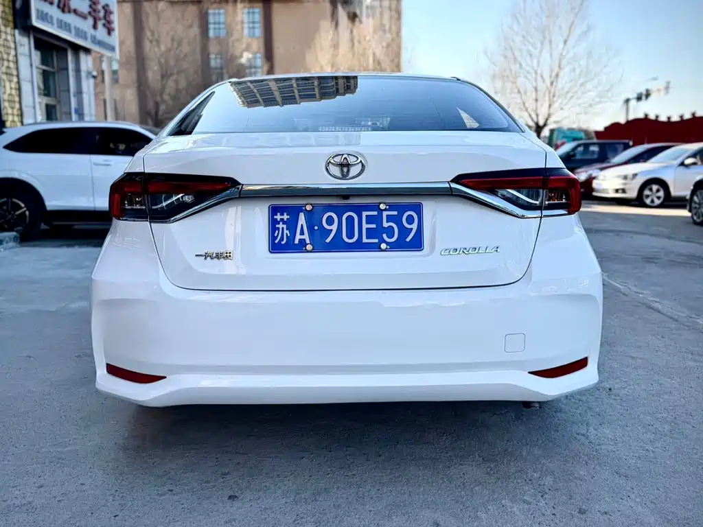 TOYOTA COROLLA