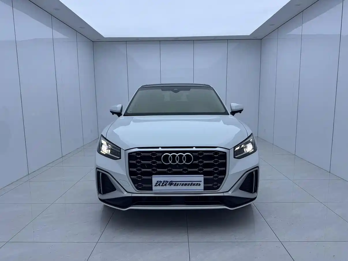 Audi Q2L