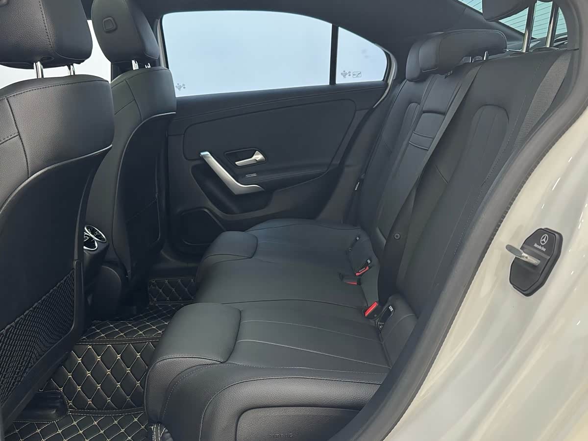 Mercedes-Benz A-Class 1.3 л 2024 г. Белый, пробег 23000 км