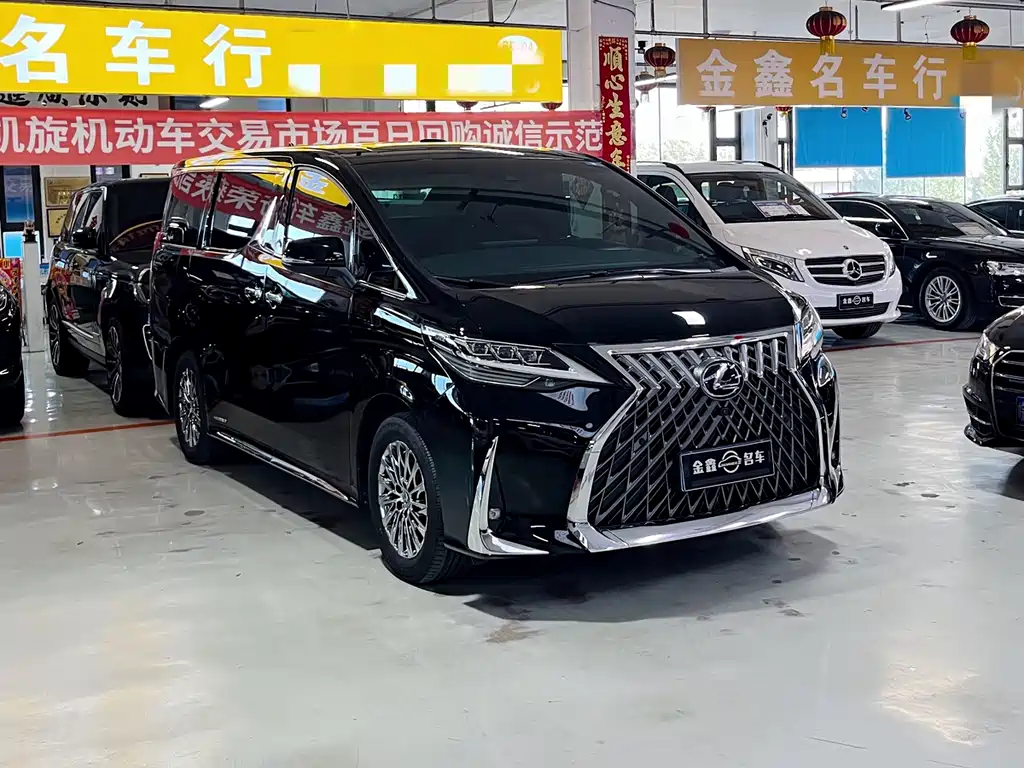 Lexus LM 2020 300h мест