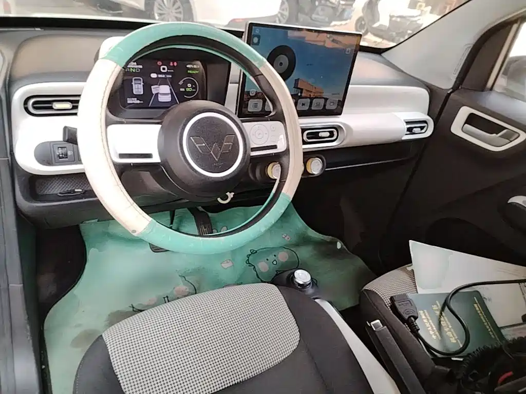 Wuling MINIEV — миниатюра 10