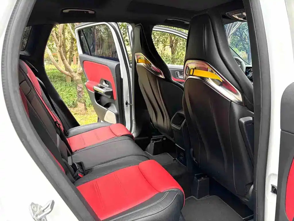 Mercedes-Benz GLA AMG — миниатюра 8