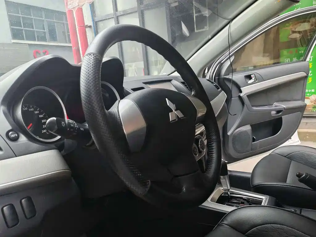 Mitsubishi Lancer EX — миниатюра 7