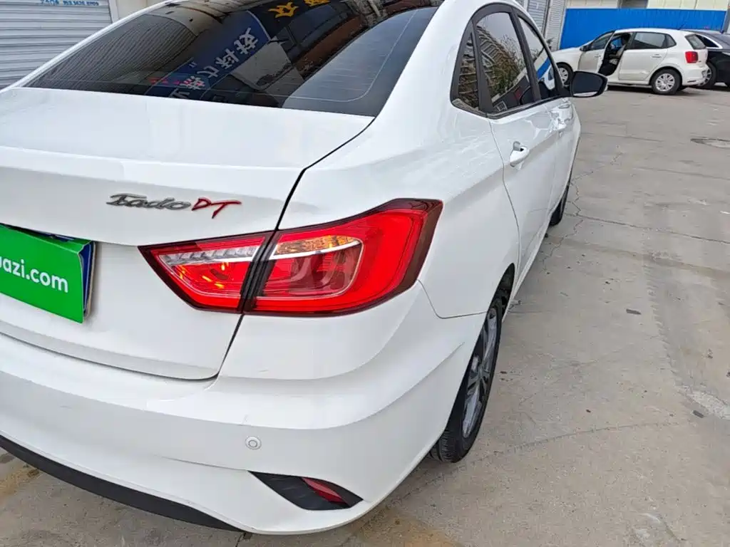 Changan Eado DT — миниатюра 8