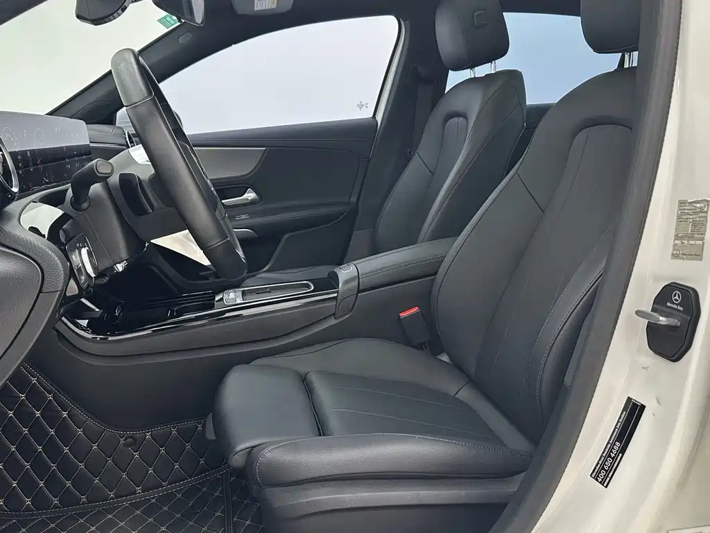 Mercedes-Benz A-Class — миниатюра 7