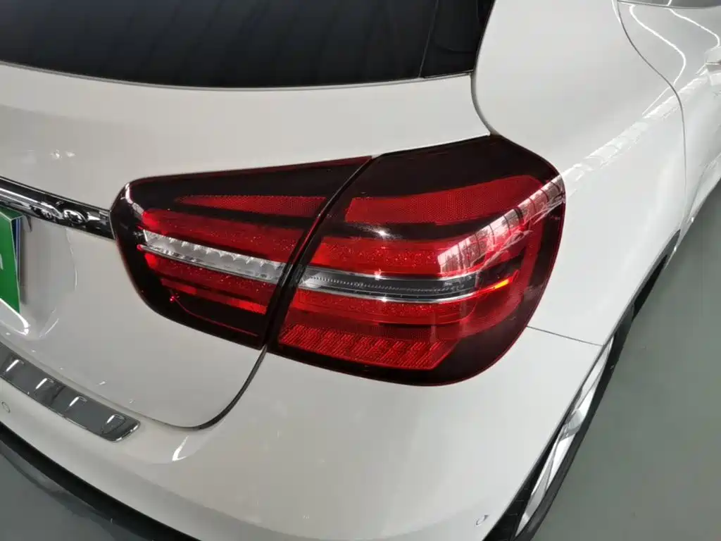 Mercedes-Benz GLA — миниатюра 8