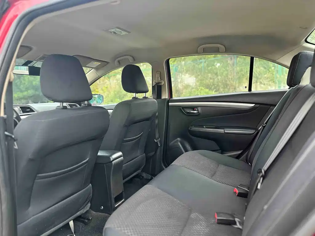 Suzuki Alivio — миниатюра 4