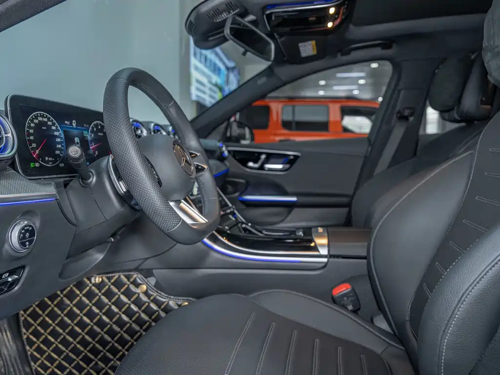 Mercedes-Benz C-Class — миниатюра 12