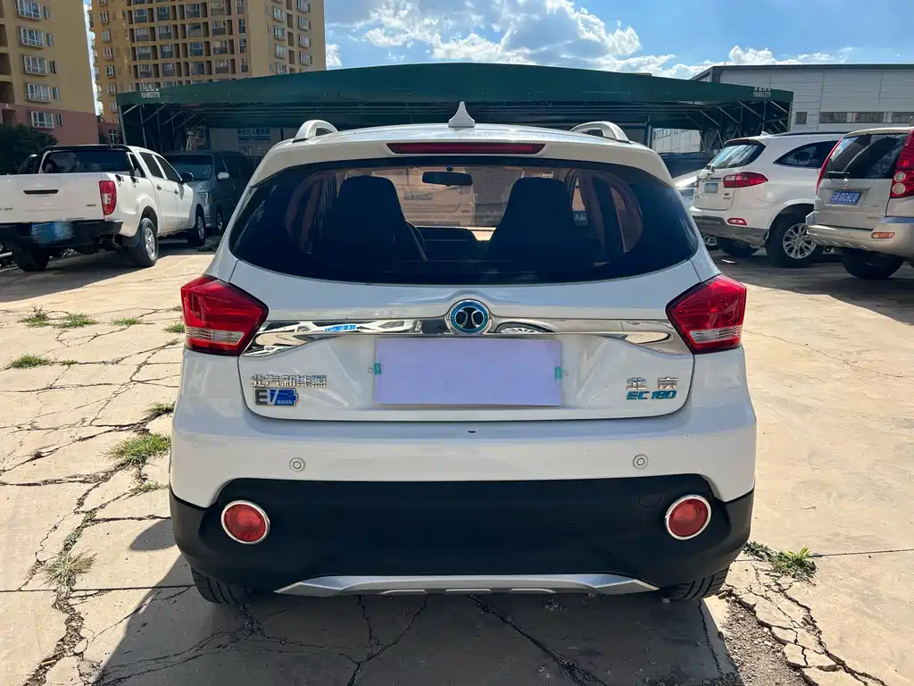 BAIC New Energy EC — миниатюра 10
