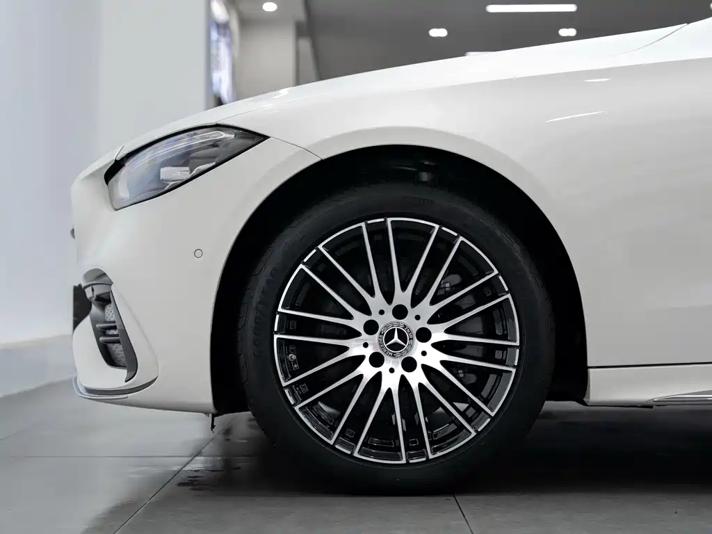 Mercedes-Benz C-Class — миниатюра 9