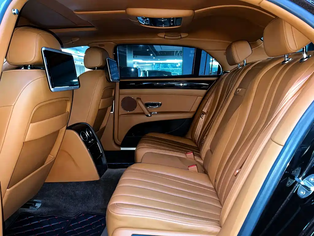Bentley Flying Spur — миниатюра 6