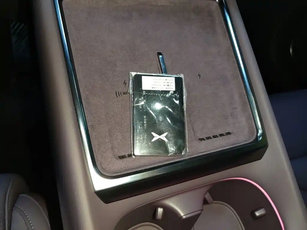 XPeng P7 — миниатюра 9