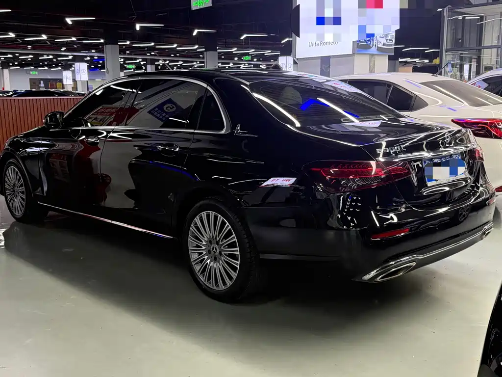 Mercedes-Benz E-Class — миниатюра 14