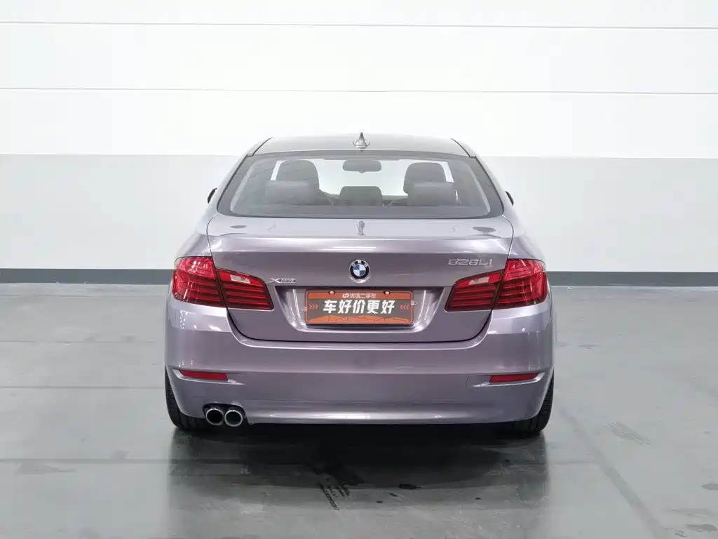 BMW 5 Series — миниатюра 4