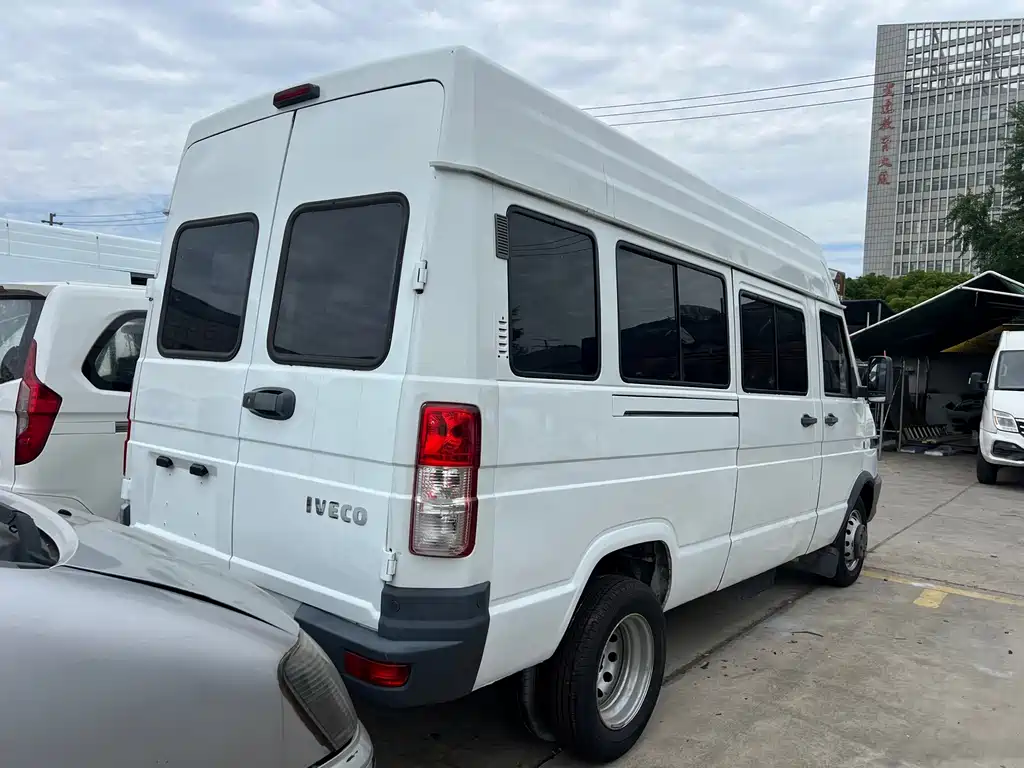 IVECO Daily — миниатюра 8