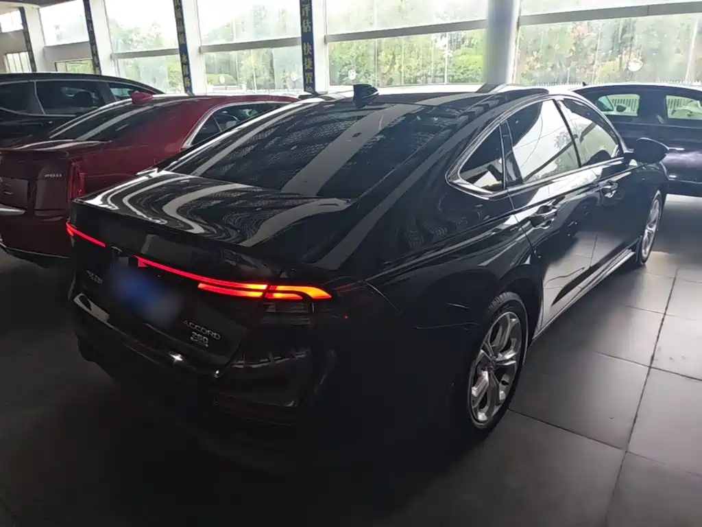 Honda Accord — миниатюра 7