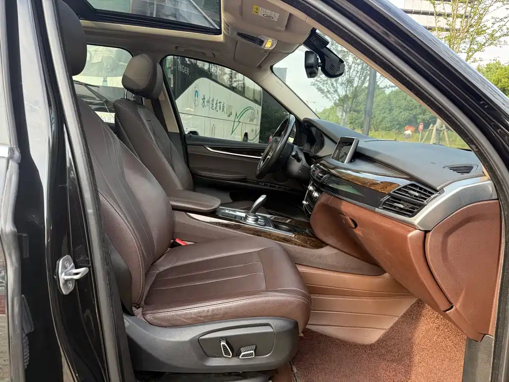 BMW X5 (Import) — миниатюра 18