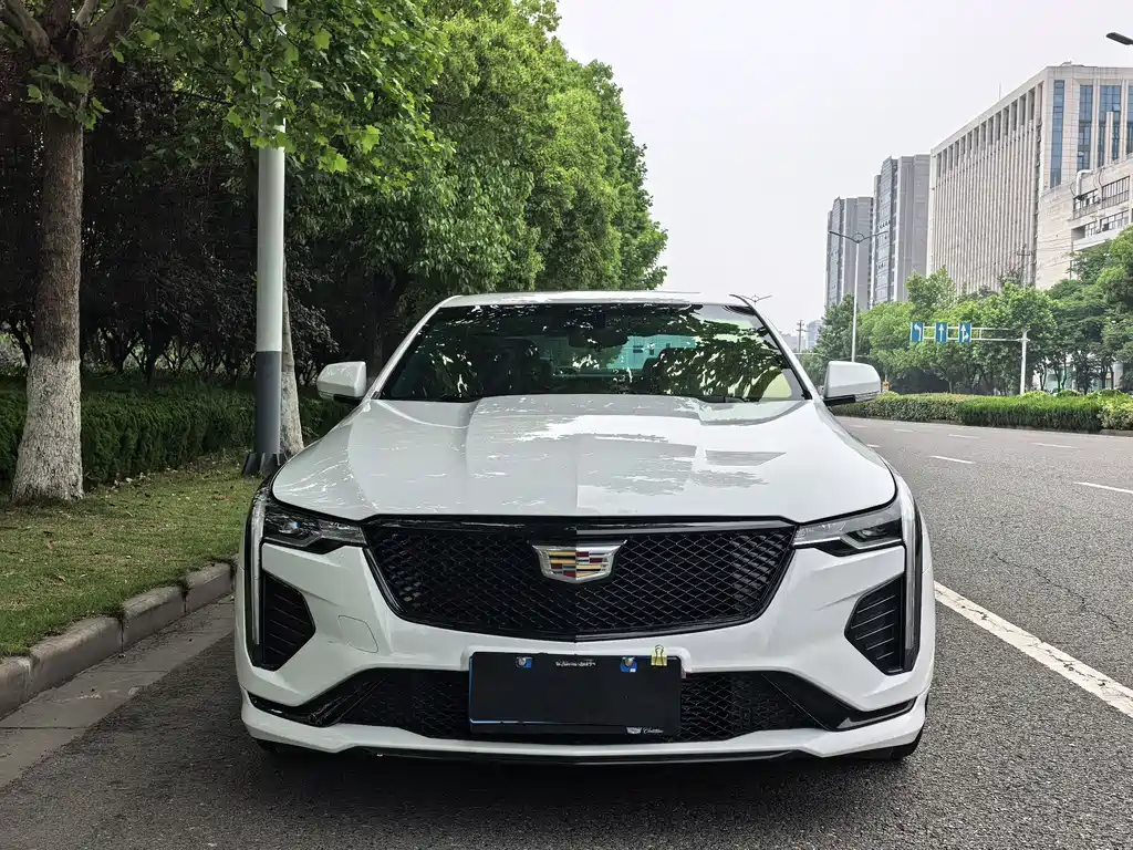 Cadillac CT4 2020 28T Fashion