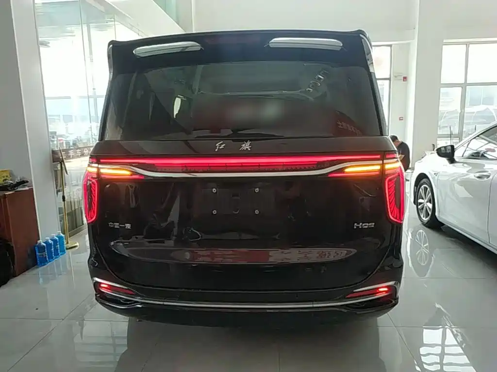 Hongqi HQ9 2023 2.0T