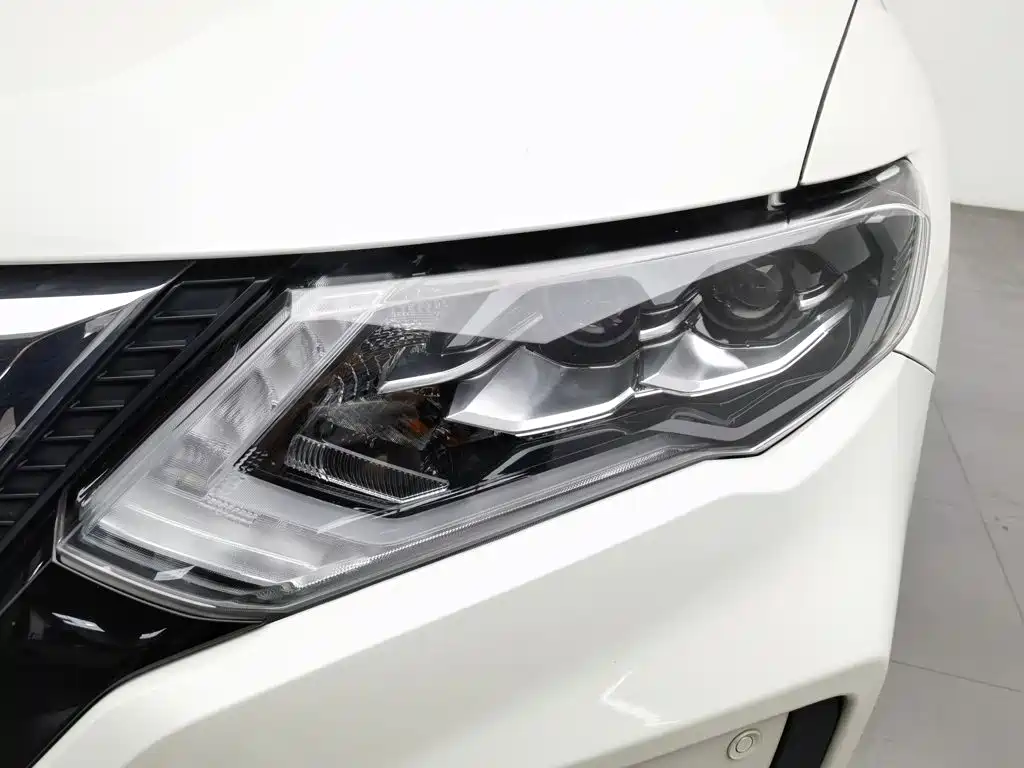 Nissan X-Trail — миниатюра 7
