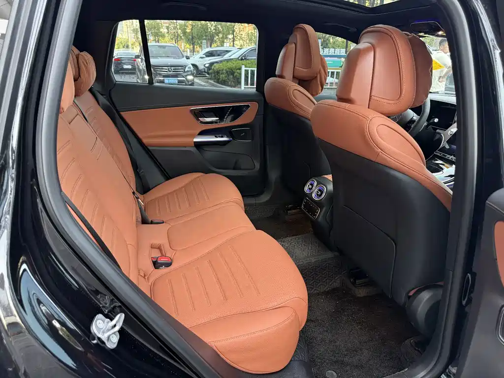 Mercedes-Benz GLC — миниатюра 12