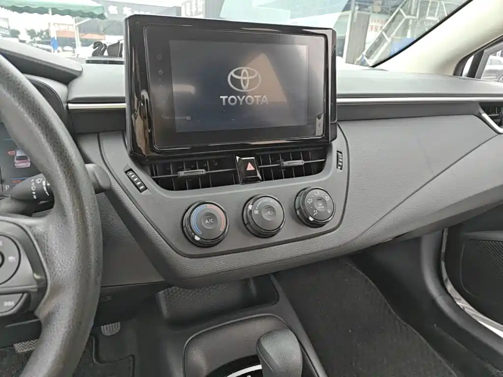 Toyota Corolla — миниатюра 13