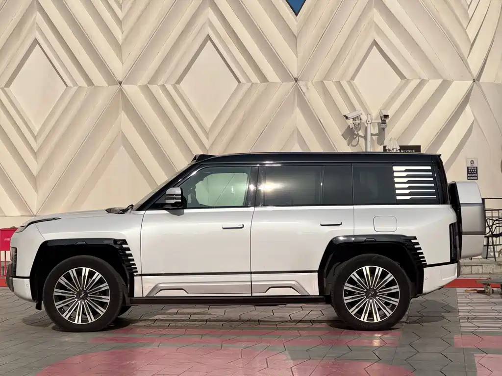 Yangwang U8 2023 Luxury