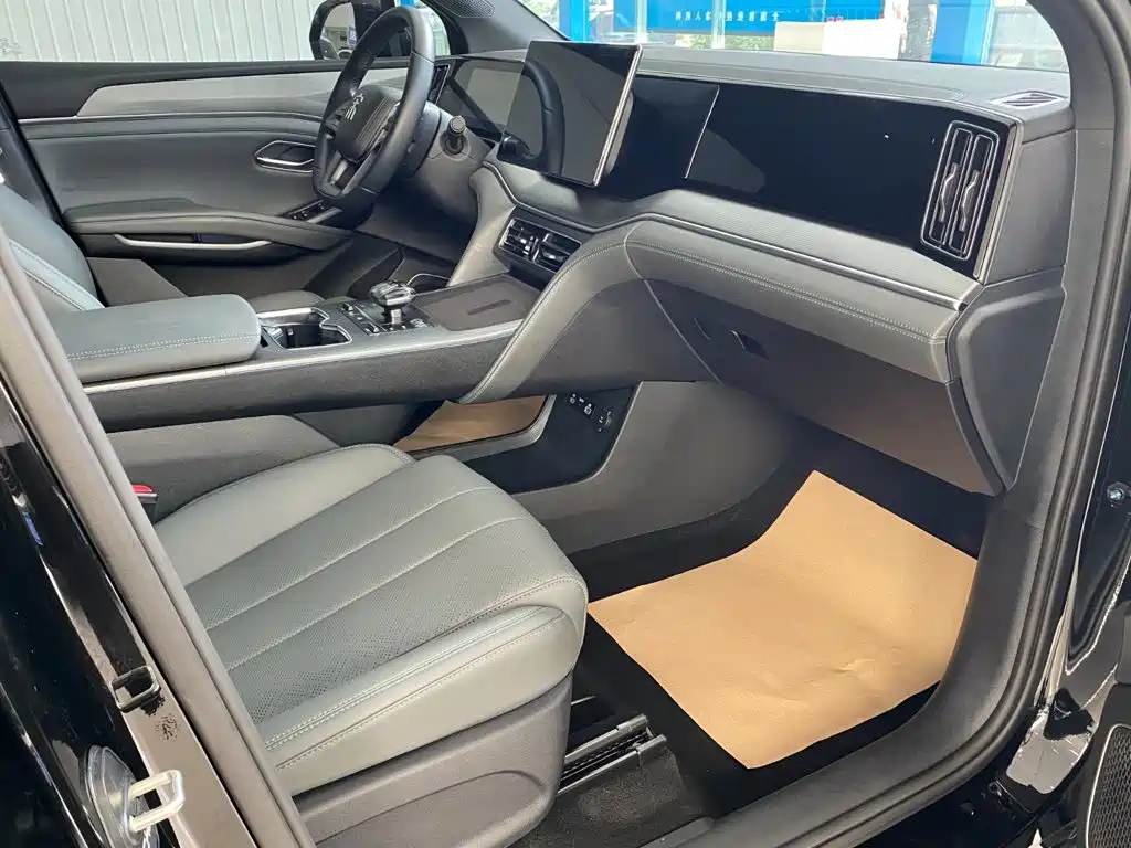 BYD L DM-i — миниатюра 10