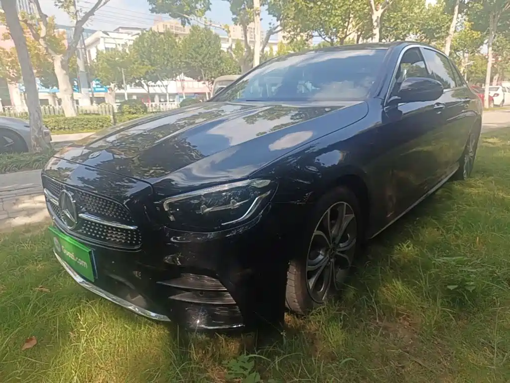 Mercedes-Benz E-Class — миниатюра 2