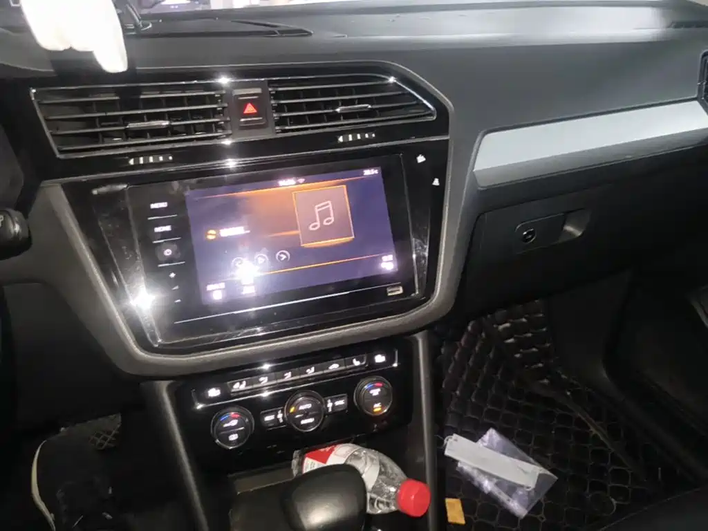 Volkswagen Tiguan L — миниатюра 13