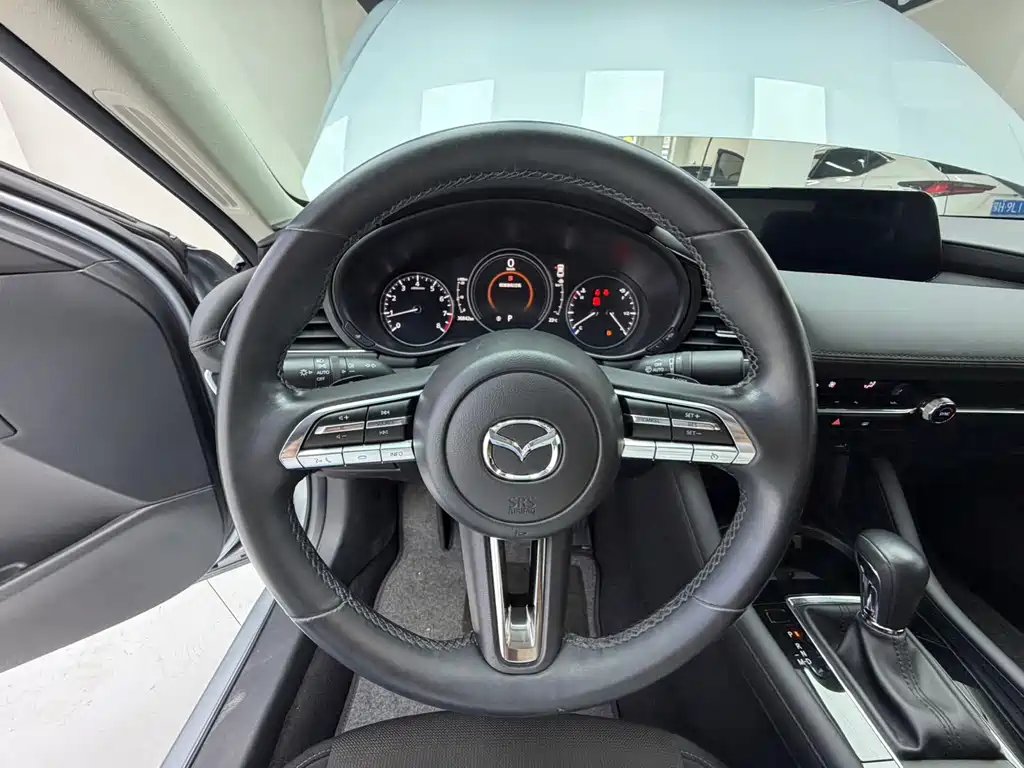 Mazda 3 Axela — миниатюра 10