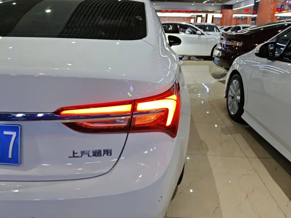 Buick Verano — миниатюра 8