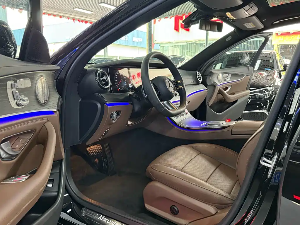 Mercedes-Benz E-Class — миниатюра 7