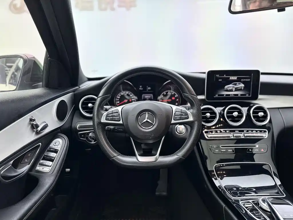 Mercedes-Benz C-Class — миниатюра 4