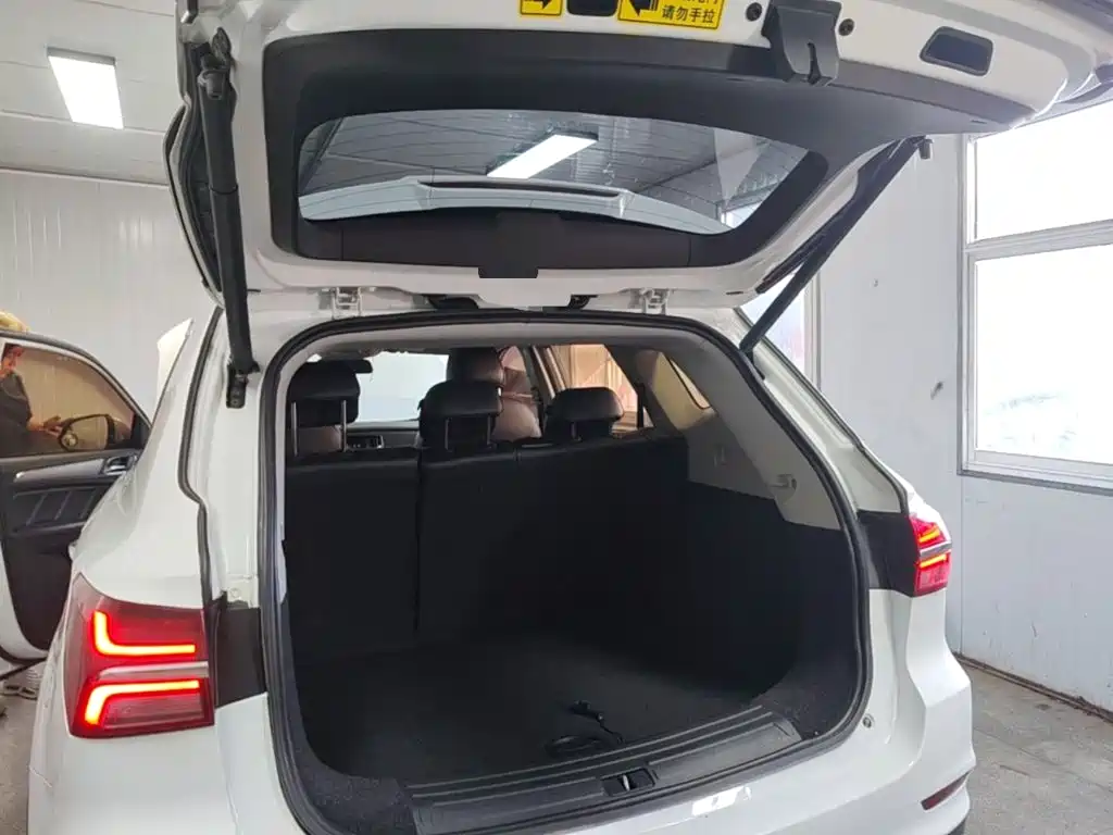 Roewe RX5 — миниатюра 19