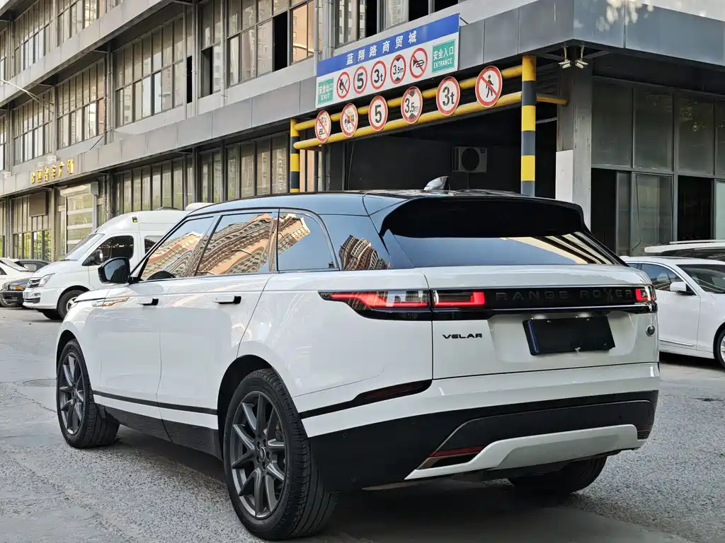 Land Rover Velar — миниатюра 10