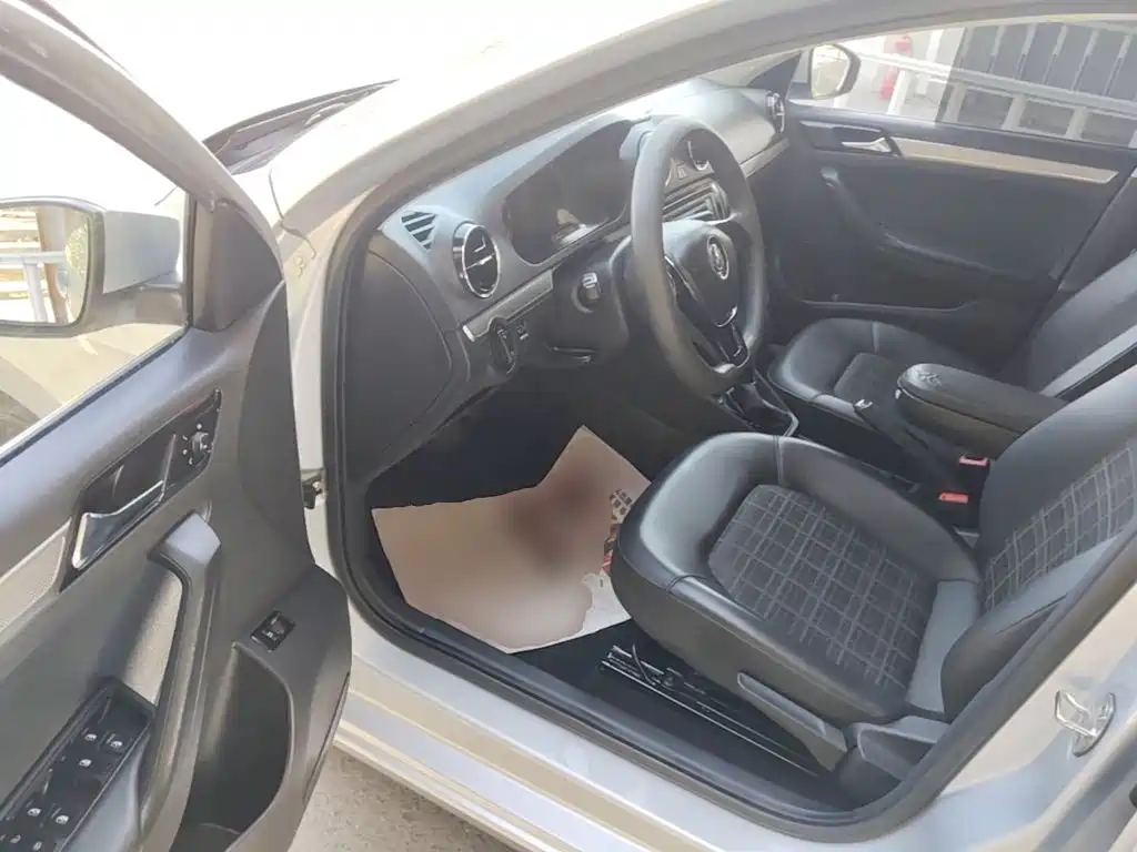 Volkswagen Jetta — миниатюра 16