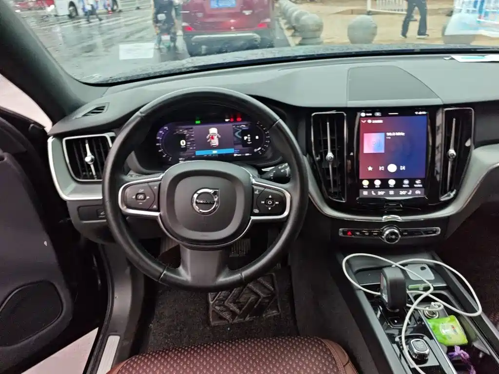 Volvo XC60 — миниатюра 6