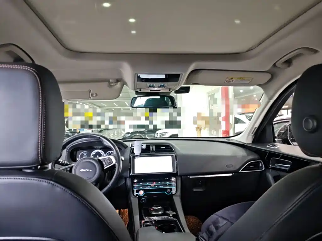 Jaguar F-PACE — миниатюра 18