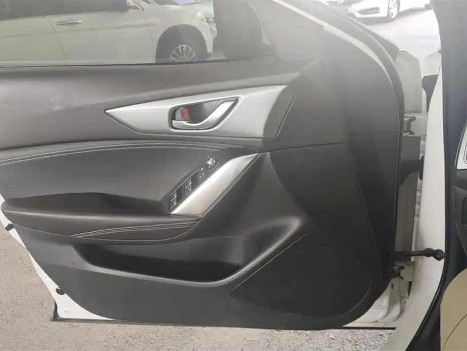 Mazda CX-4 2018 2.0L AT Lead V
