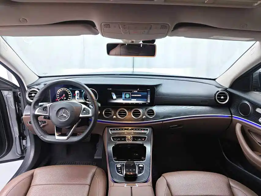 Mercedes-Benz E-Class — миниатюра 5