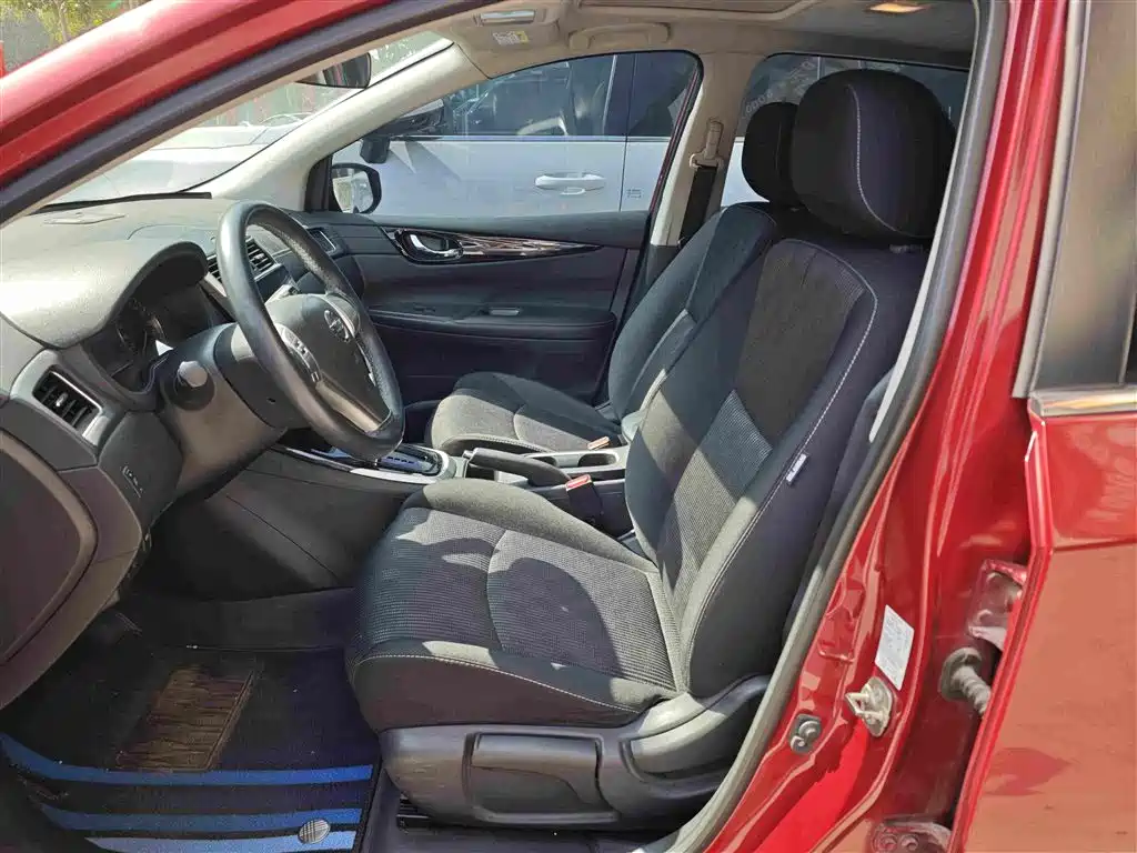 Nissan Tiida — миниатюра 4
